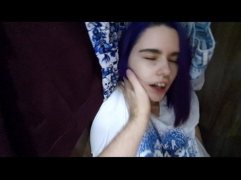 ❤️ Našao sam svoju sestru u ormaru i pomogao joj da svrši ❌ Jebeni video kod nas ️❤