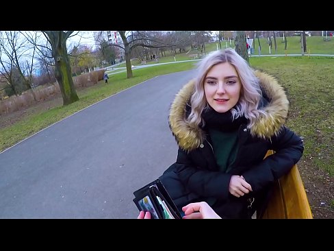 ❤️ Guta zgodnu spermu stranca za novac - pušenje u parku od Eve Elfie ❌ Jebeni video kod nas ️❤